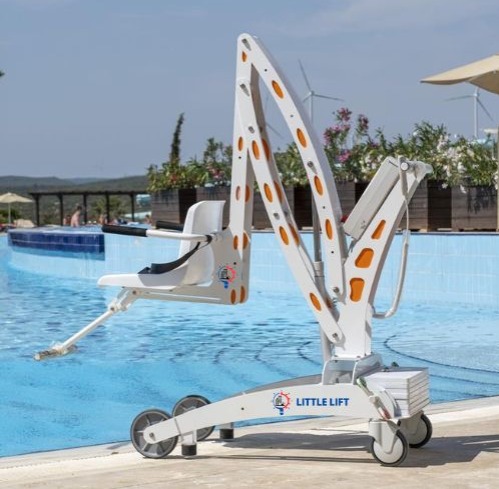 Elevador para piscina, acessibilidade